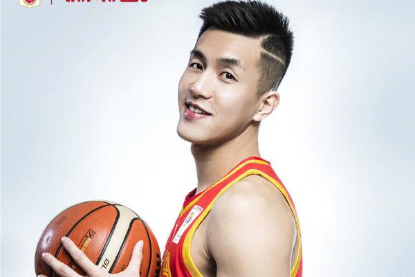 另類(lèi)曼市德比！費內巴切vs特拉布宗體育：埃德森PK奧納納