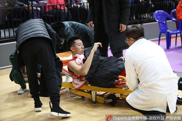 15歲阿森納小將道曼完成英超首秀，獲贈英超比賽用球