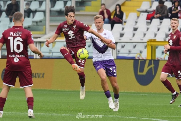 英媒：謝周三與曼聯(lián)商討左后衛阿馬斯未來(lái)，原合同含冬窗解約條款