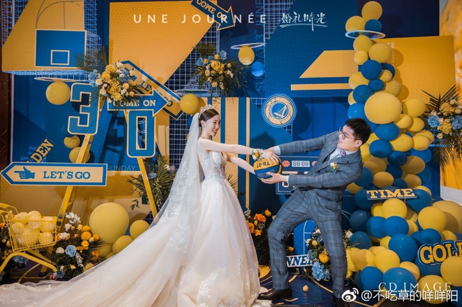 訪(fǎng)校第一站！郇斯楠曬出參觀(guān)普渡大學(xué)的照片：普渡大學(xué)男籃加油？