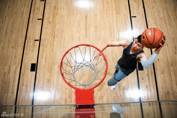 [流言板]騎士本賽季半程35勝6負，自16勇后聯(lián)盟最好的半程戰績(jì)