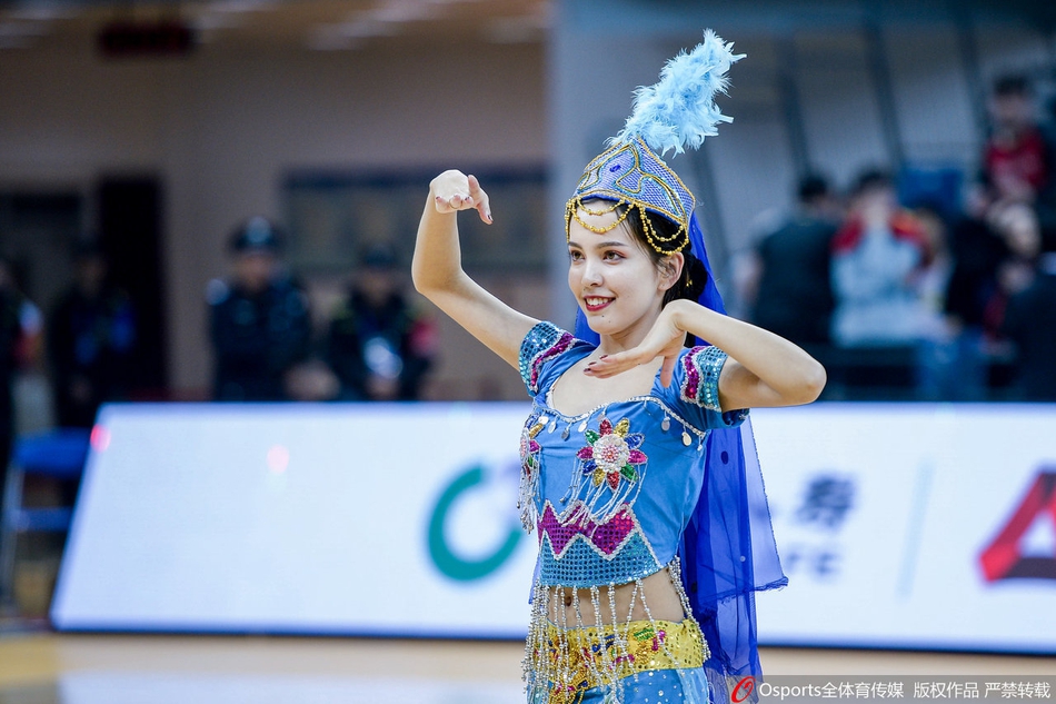 力保城門(mén)不失！伊尼戈禁區內絆倒對手送點(diǎn)，納賈爾撲點(diǎn)青年隊                                                                2025-09-