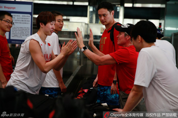 瓜帥：多納魯馬抱怨證明確實(shí)存在問(wèn)題 賽后我稱(chēng)贊吉馬良斯很出色