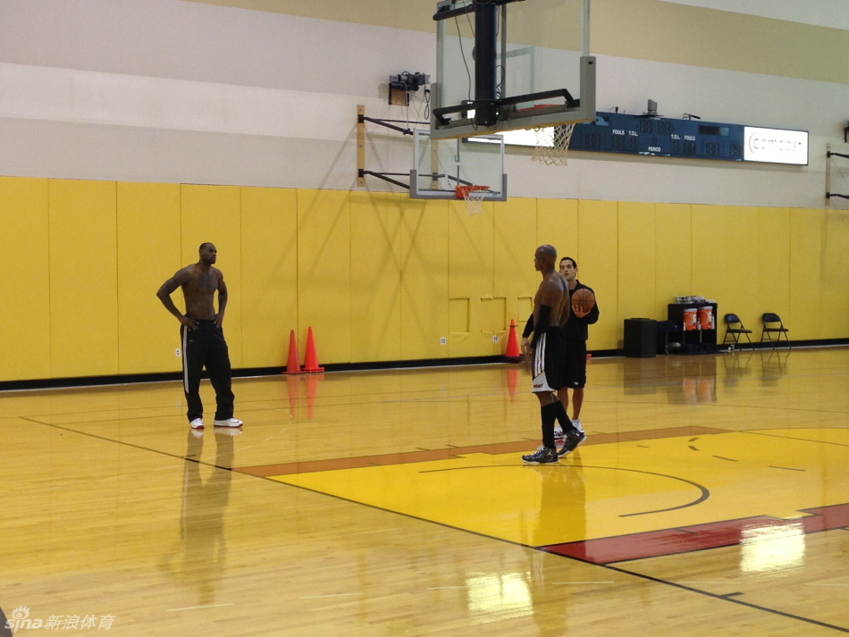 后勁不足！庫利巴利12中6拿到16分8板3帽 下半場(chǎng)僅4分