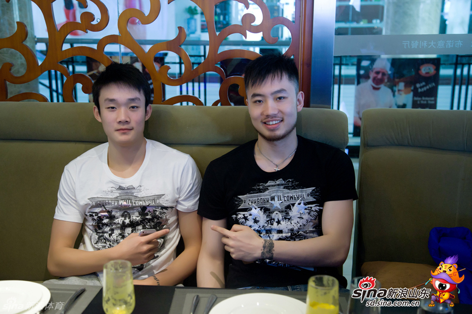 球鞋博主：安踏也寄了球鞋給庫里團隊 其中包括歐文的簽名鞋