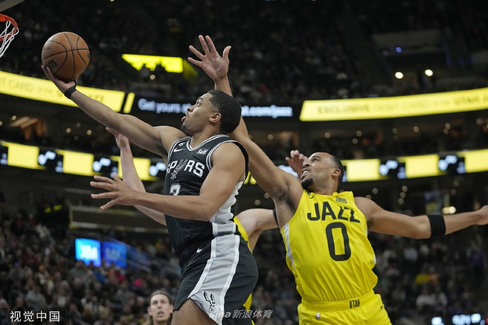 滬媒談海港3連冠原因：過(guò)去10年最穩定球隊 換血悄然完成