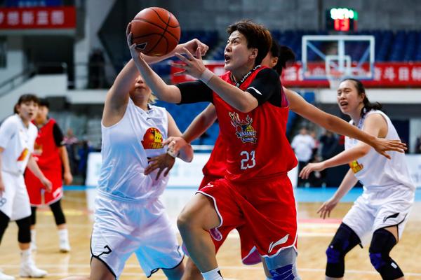 佩德里社媒慶祝勝利：艱難的比賽，距離第一個(gè)冠軍一步之遙