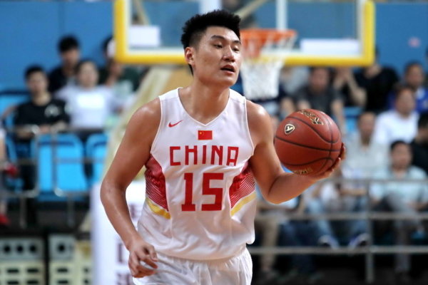 2025年09月29日 20:50:28懂球帝                 本賽季，阿莫林更傾向于讓卡塞米羅和B費組成雙中場(chǎng)，但魯尼對此組合提出了嚴厲批評。魯尼認為，在阿莫林的戰術(shù)體系下，B費和卡