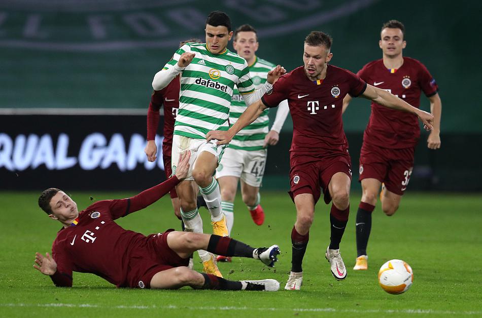 瓜迪奧拉迎執教1000場(chǎng)里程碑，曼城主場(chǎng)球迷展出巨幅TIFO致敬