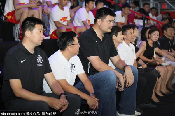 《弗洛倫斯之戀》第三章音樂(lè )怎么過(guò)
