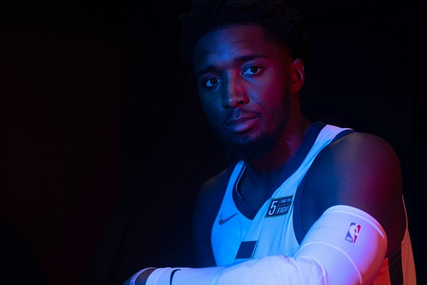 直播吧12月18日訊 NBA常規賽，灰熊116-110戰勝森林狼。本場(chǎng)莫蘭特因傷缺席，據統計，本賽季莫蘭特缺陣13場(chǎng)比賽，灰熊8勝5負。而當莫蘭特出戰時(shí)，灰熊14場(chǎng)比賽5勝9負。