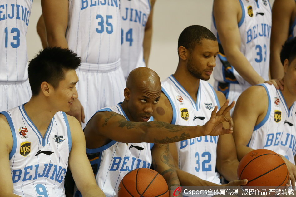字母哥下家概率：留雄鹿或退役60% 尼克斯&熱火9% 老鷹6%
