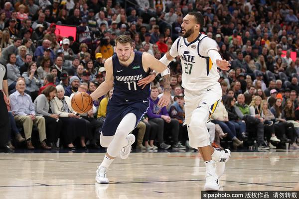 這算官宣？英格拉姆和歌手女友場(chǎng)邊秀恩愛(ài)