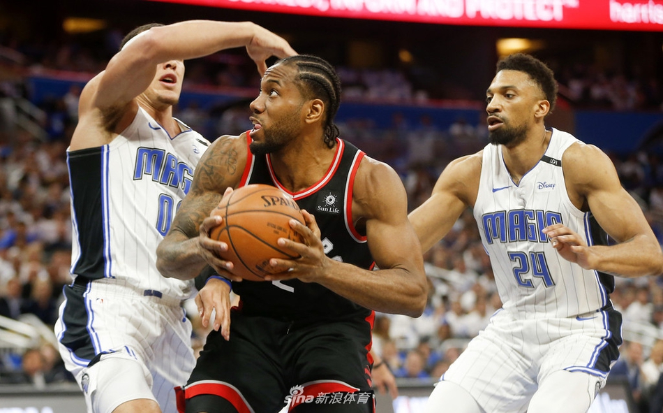 虎撲01月30日訊 NBA常規賽，雷霆客場(chǎng)109-116不敵勇士。賽后，本場(chǎng)拿到52分的雷霆后衛謝伊-吉爾杰斯-亞歷山大接受了記者的采訪(fǎng)?！熬臀覀€(gè)人而言，我打比賽就是為了勝利，贏(yíng)球是首要事情。如果沒(méi)能