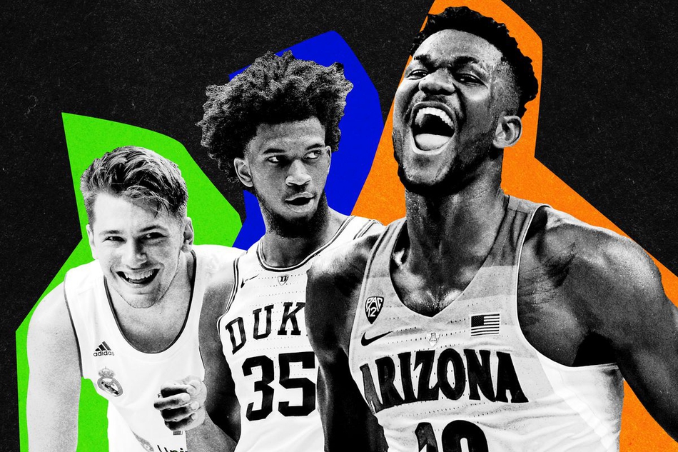 結果...??維尼修斯向赫羅納球迷做出手勢，示意他們將會(huì )降級