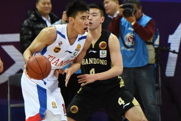 滬媒談海港3連冠原因：過(guò)去10年最穩定球隊 換血悄然完成