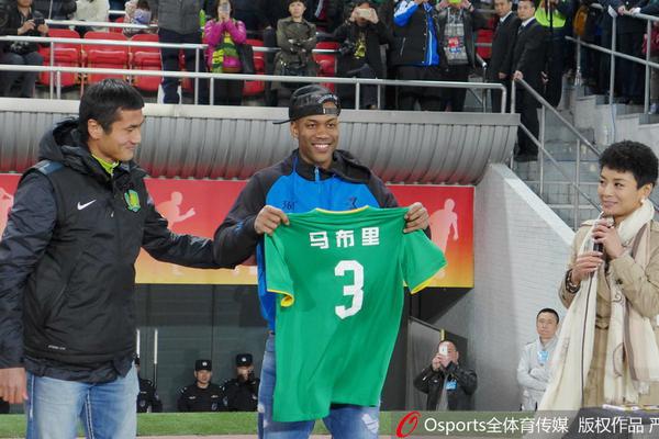 索博斯洛伊本場(chǎng)數據：1進(jìn)球1關(guān)鍵傳球&傳球成功率91.4%，評分7.9