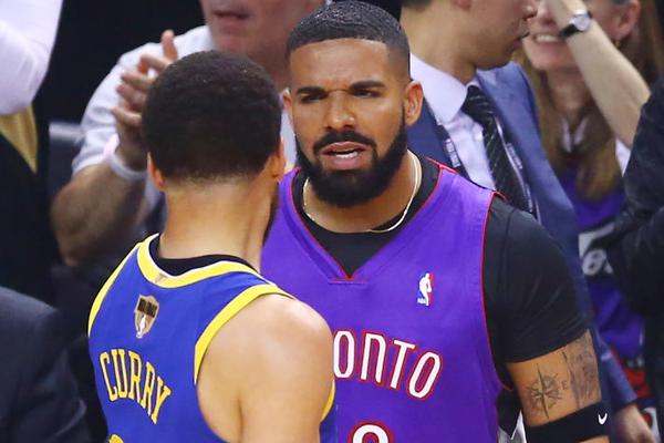 狀態(tài)在線(xiàn)！喬治半場(chǎng)出戰12分鐘 6中4拿到11分2助