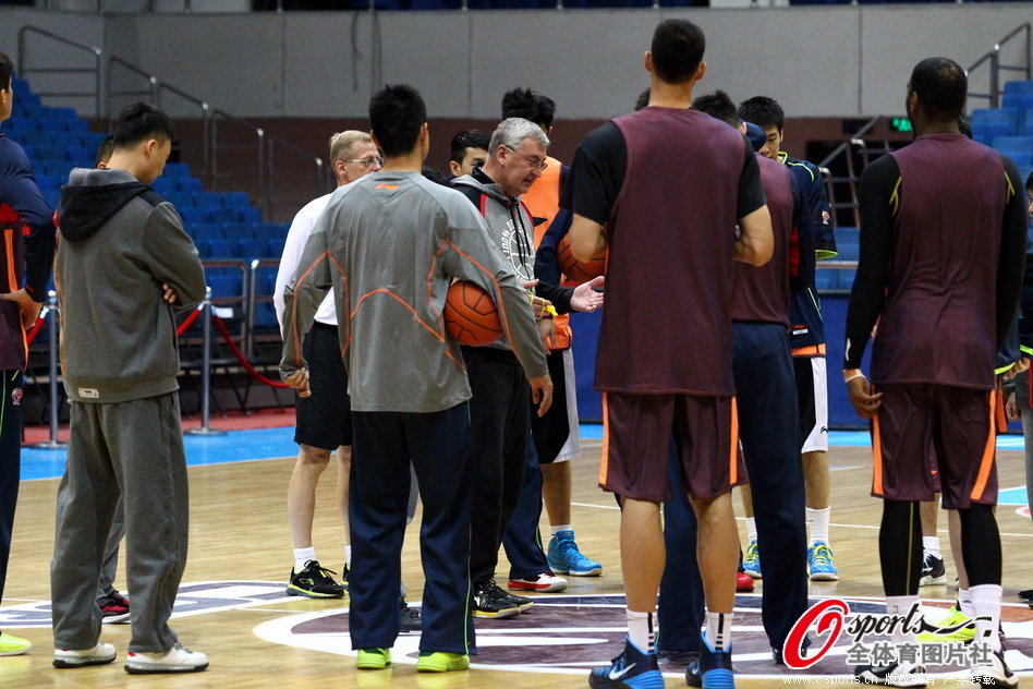 獨造3球！哈蘭德社媒曬同隊友機器人舞慶祝照：??????