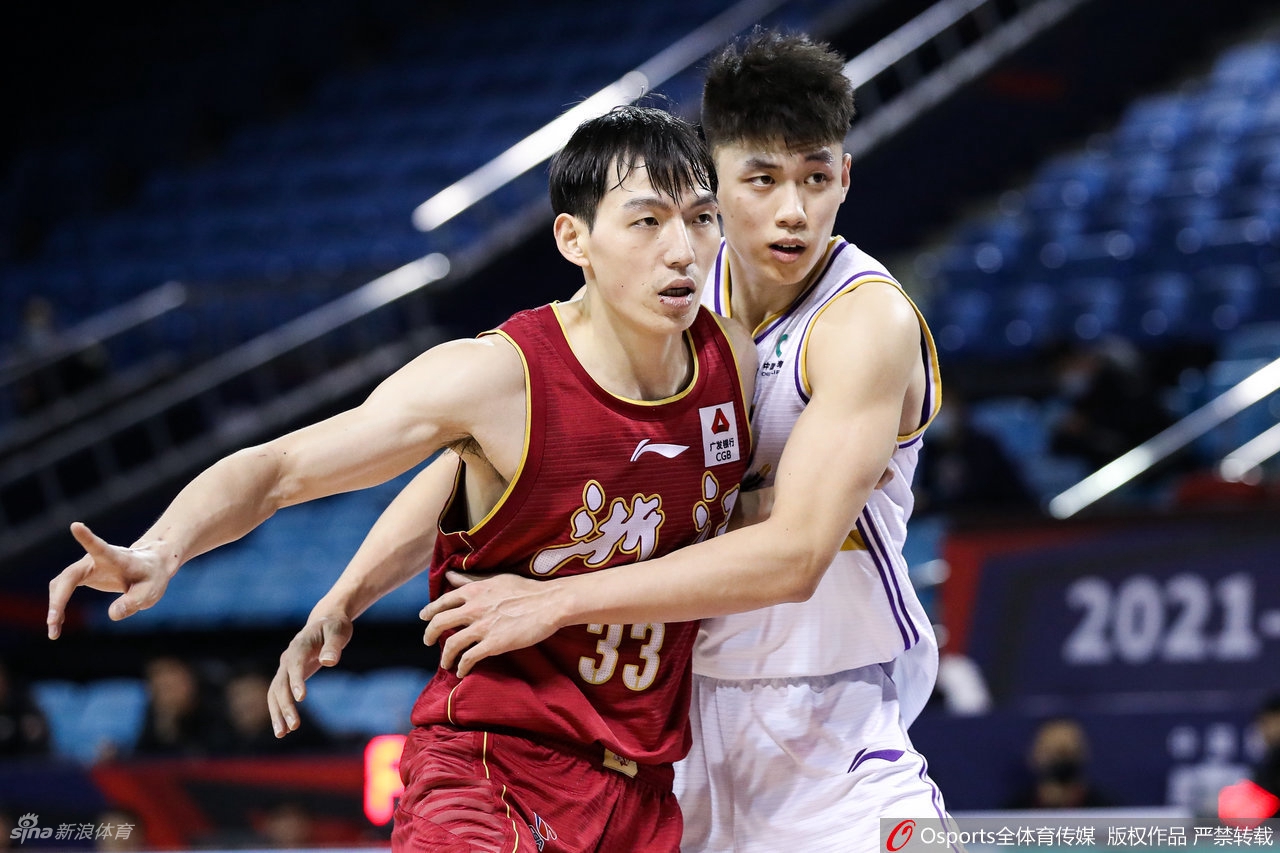 布克：太陽(yáng)全隊迎來(lái)全新氣象 已經(jīng)把上個(gè)賽季拋在腦后了