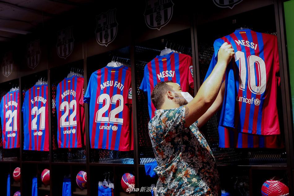 商業(yè)擴展，梅西在巴塞羅那開(kāi)設了自己的品牌飲品快閃店