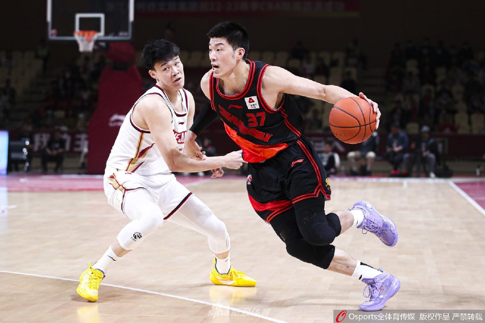 這配色相當吸睛！杜克大學(xué)球員上腳球隊專(zhuān)屬莫蘭特Ja 3 PE！