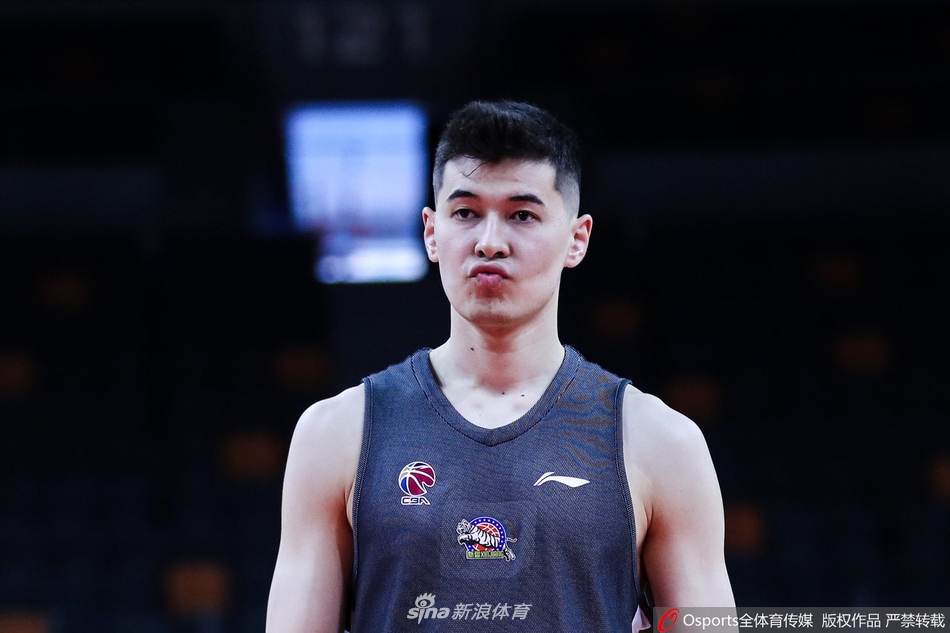 [流言板]格林：史密斯輕松就可以拿到兩雙，我們要有其他人站出來(lái)