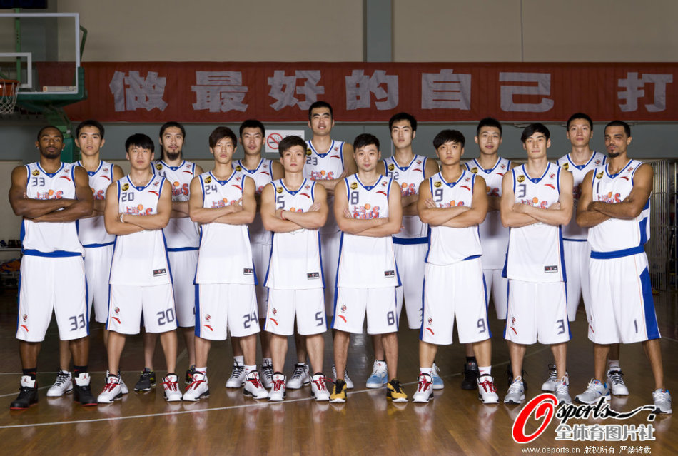 米克爾：當年我父親被綁架，阿布說(shuō)給他24小時(shí)時(shí)間可將人帶回二怪                                                                2025-