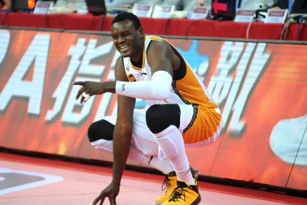 [流言板]格林：史密斯輕松就可以拿到兩雙，我們要有其他人站出來(lái)