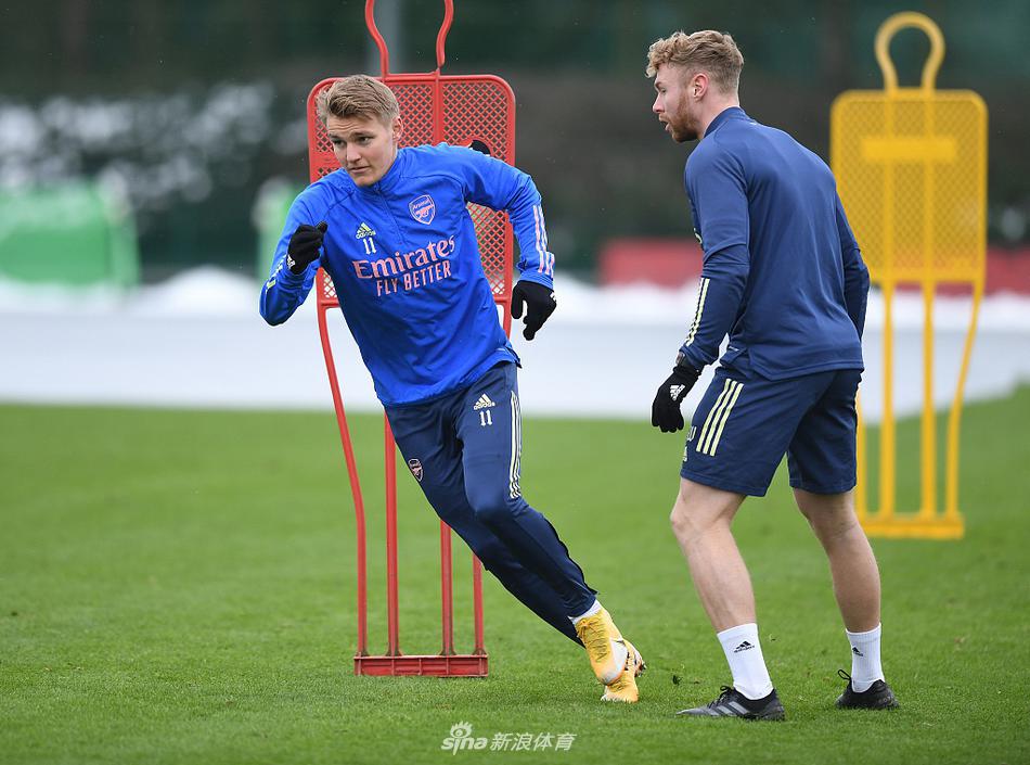 太陽(yáng)報：許多曼聯(lián)隊友質(zhì)疑安東尼的能力和對待食堂員工的態(tài)度