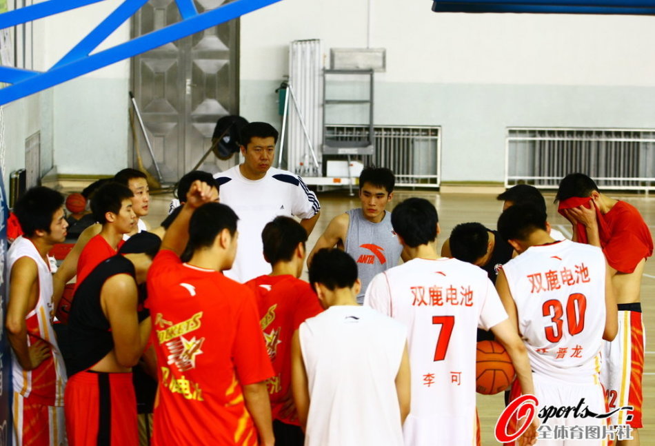 2025年11月15日 08:50:07懂球帝                 普利希奇在米蘭接受了哥倫比亞廣播電視臺知名足球節目主持人凱特-斯科特的長(cháng)篇專(zhuān)訪(fǎng)，本文為專(zhuān)訪(fǎng)內容的第五部分。你更喜歡哪種環(huán)