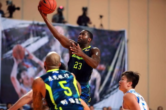 記者：算上簽字費+獎金，奧納納在土超收入將超過(guò)曼聯(lián)時(shí)期