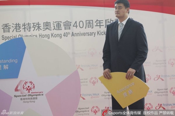 直播吧10月29日訊 近日，76人球星保羅-喬治在播客節目中談到了老對手詹姆斯。喬治坦言：“我一直都在想一件事，要是沒(méi)有勒布朗-詹姆斯的話(huà)，MD我可能在印第安納奪得一個(gè)總冠軍的。懂我的意思嗎？如果我們