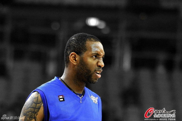 直播吧10月30日訊 今天NBA常規賽，公牛126-113戰勝?lài)?。此役過(guò)后，公牛戰績(jì)來(lái)到了4勝0負，為聯(lián)盟僅有的四支不敗球隊之一，另外三隊是雷霆5勝0負）、馬刺4勝0負）和76人4勝0負）。