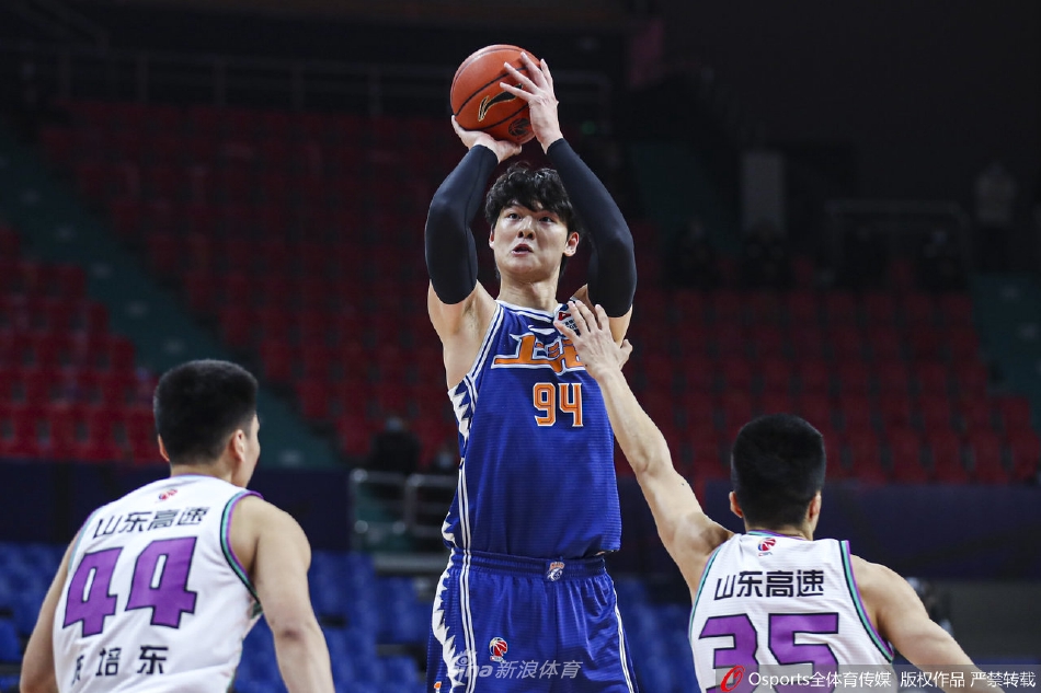 字母哥下家概率：留雄鹿或退役60% 尼克斯&熱火9% 老鷹6%