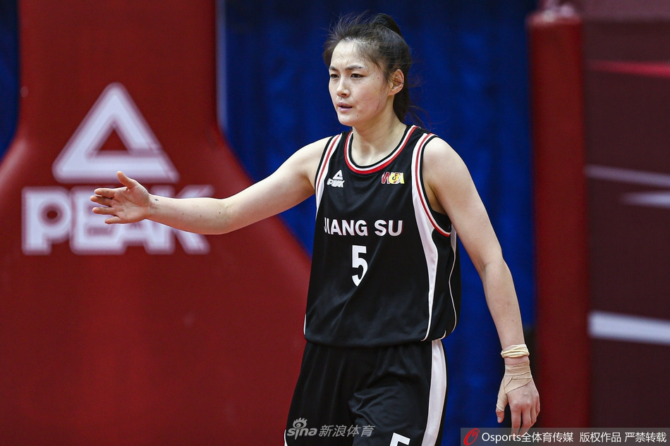 名記：沒(méi)人愿意接手35歲&年薪6300萬(wàn)美元&執行球員選項的濃眉