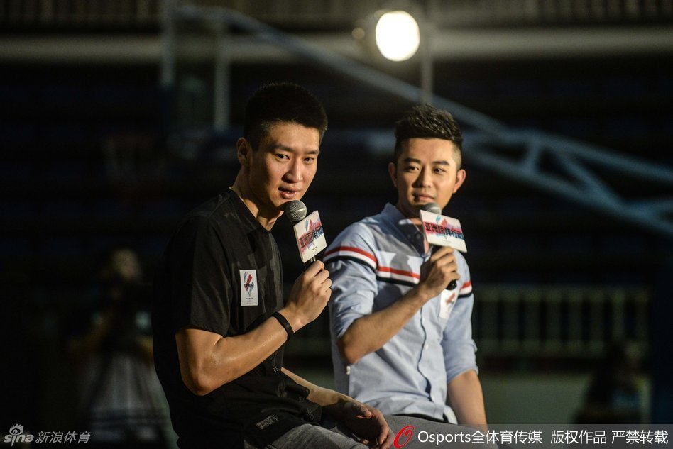 Here we go！羅馬諾：熱刺6000萬(wàn)歐簽哈維-西蒙斯，簽約5+2年羅馬諾HereWeGo                                                    