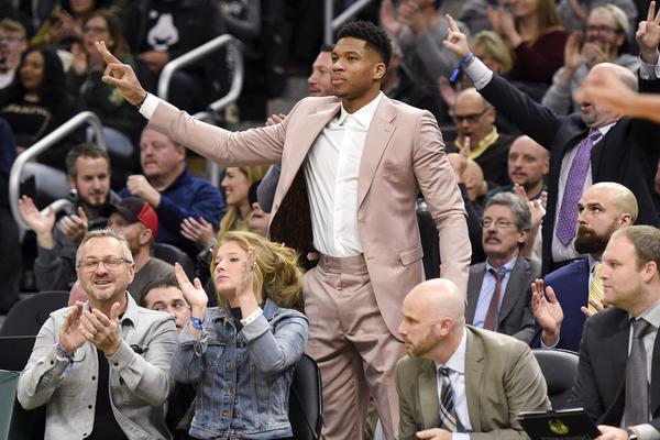 2025年09月26日 11:50:14 | 體育24小時(shí)熱點(diǎn)                 邁阿密?chē)H中場(chǎng)布斯克茨宣布，他將在本賽季結束后退役。而作為巴薩隊史傳奇中場(chǎng)三人組，哈維，伊涅斯塔，布斯克