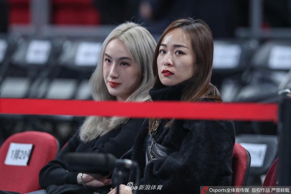 官方：庫爾圖瓦當選12月份皇馬隊內最佳球員