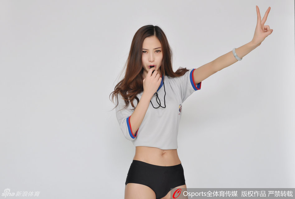 [流言板]發(fā)揮出色！庫里上半場(chǎng)12投7中，砍下20分4籃板2蓋帽