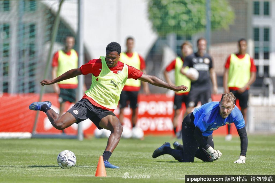 絕殺利物浦！馬奎爾全場(chǎng)數據：評分9.9！解圍8次 爭頂5次成功