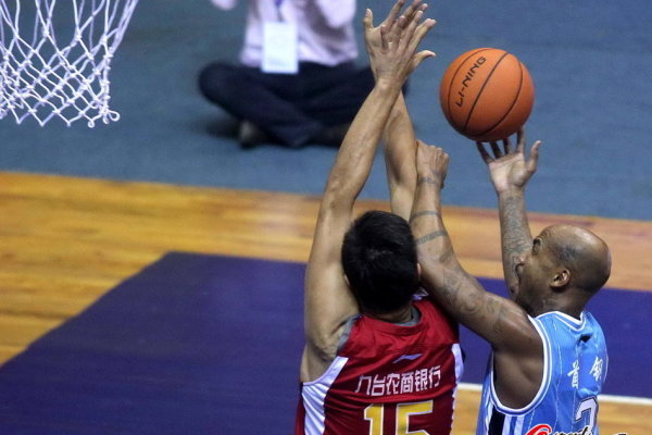 盧：我們最后時(shí)刻的防守沒(méi)什么失誤，只是他們投進(jìn)了