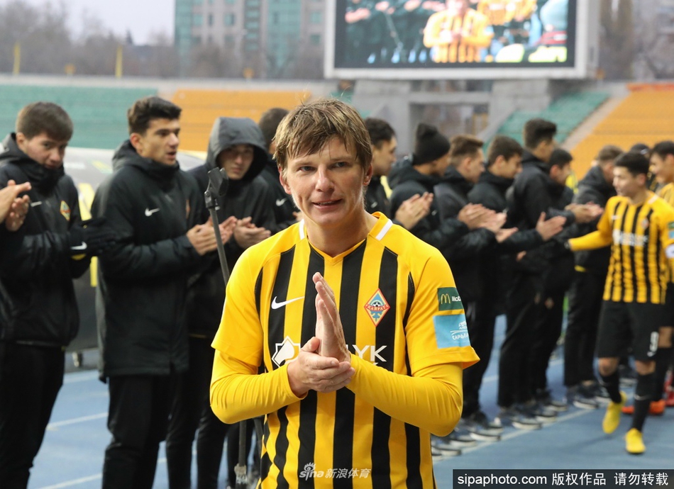 德布勞內射門(mén)23次、打進(jìn)6球、準確傳中14次，歐洲世預賽中場(chǎng)最多