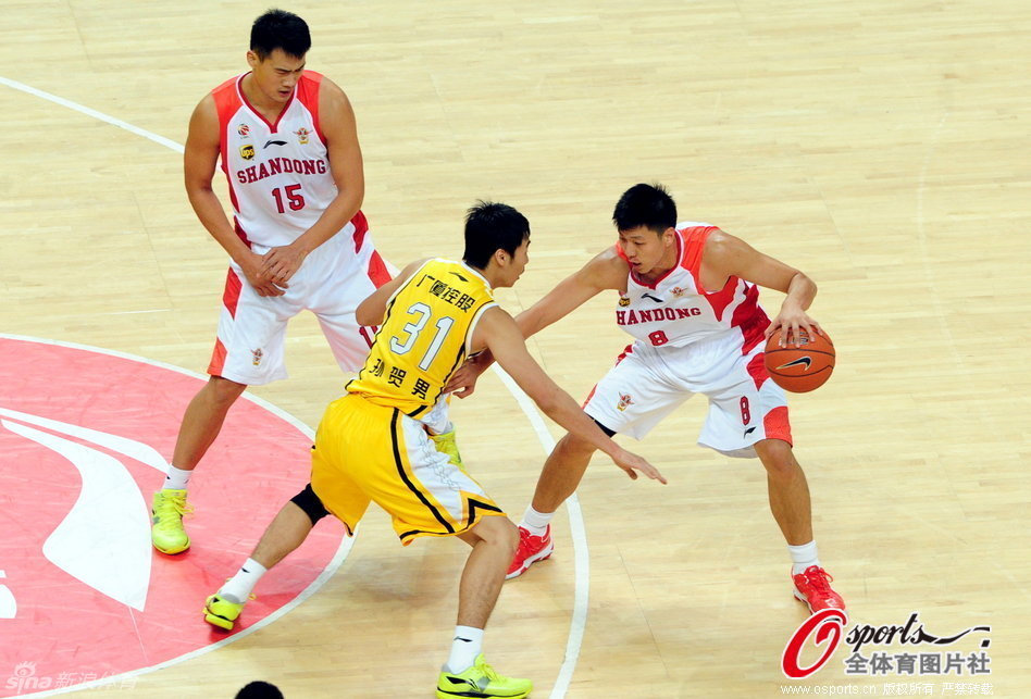 努涅斯近距離背身?yè)岦c(diǎn)，熱刺新門(mén)將金斯基神撲擋出