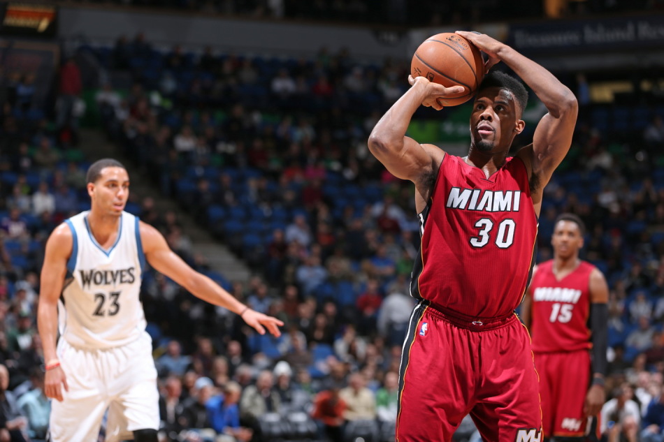 后場(chǎng)雙槍齊發(fā)揮！半場(chǎng)米切爾12中6轟18分5助 加蘭10中6砍17分4助