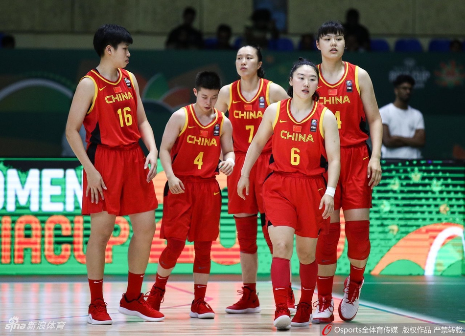 GIF-克尼佩爾三分絕平！最終，黃蜂加時(shí)118-111逆轉猛龍，終結猛龍9連勝。