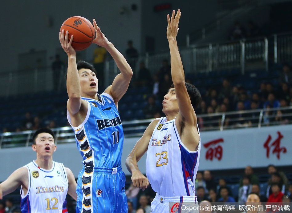 威少和三位不同的隊友同場(chǎng)砍過(guò)三雙 NBA歷史首人