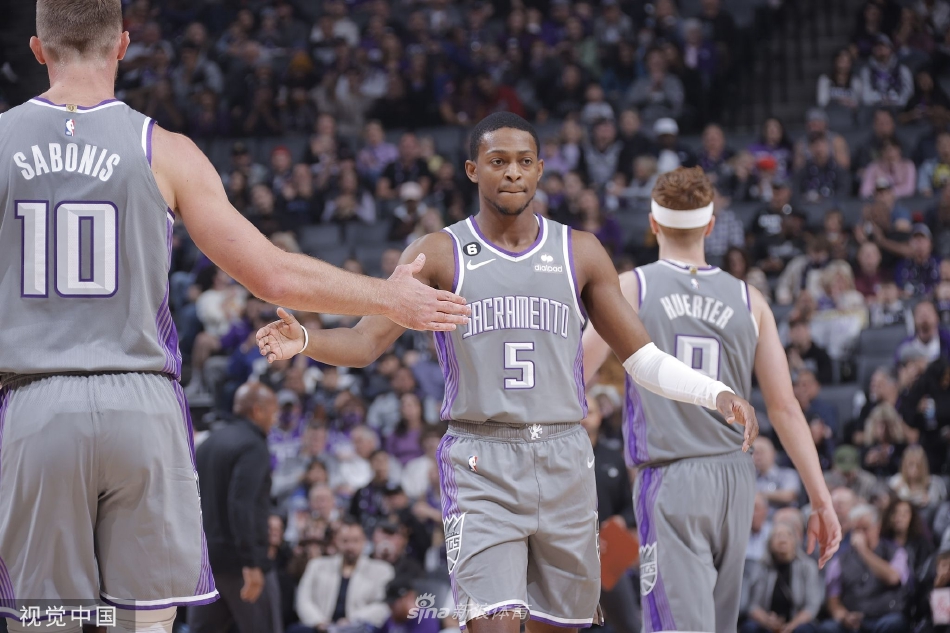 隊記：默里有過(guò)度運球的傾向，而隊友只能站在一旁干瞪眼