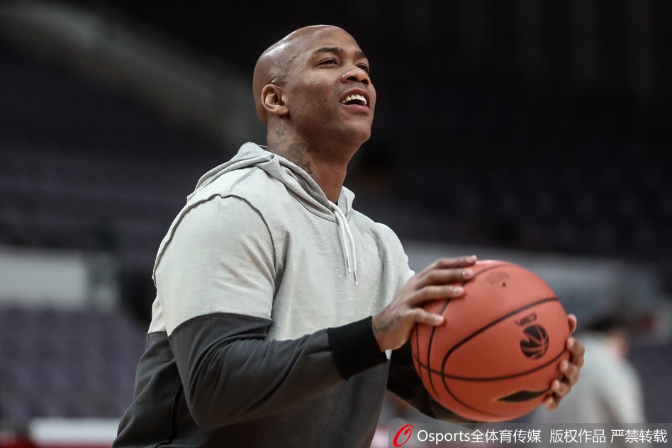 外線(xiàn)神準！穆雷上半場(chǎng)8中6&三分6中5砍下19分4板3助2斷