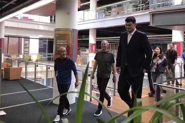 申花成功復仇！落后海港2分，188天首次6戰不敗，主場(chǎng)首勝深圳